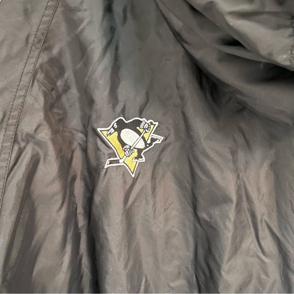 CCM NHL Authentic Pittsburgh Penguins Full Zip Logo Jacket Size Large Vintage - Picture 9 of 11